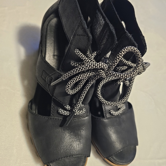 Sorel Joanie Wedge Sandals Size 9 Black Lace Up Leather - Picture 3 of 10